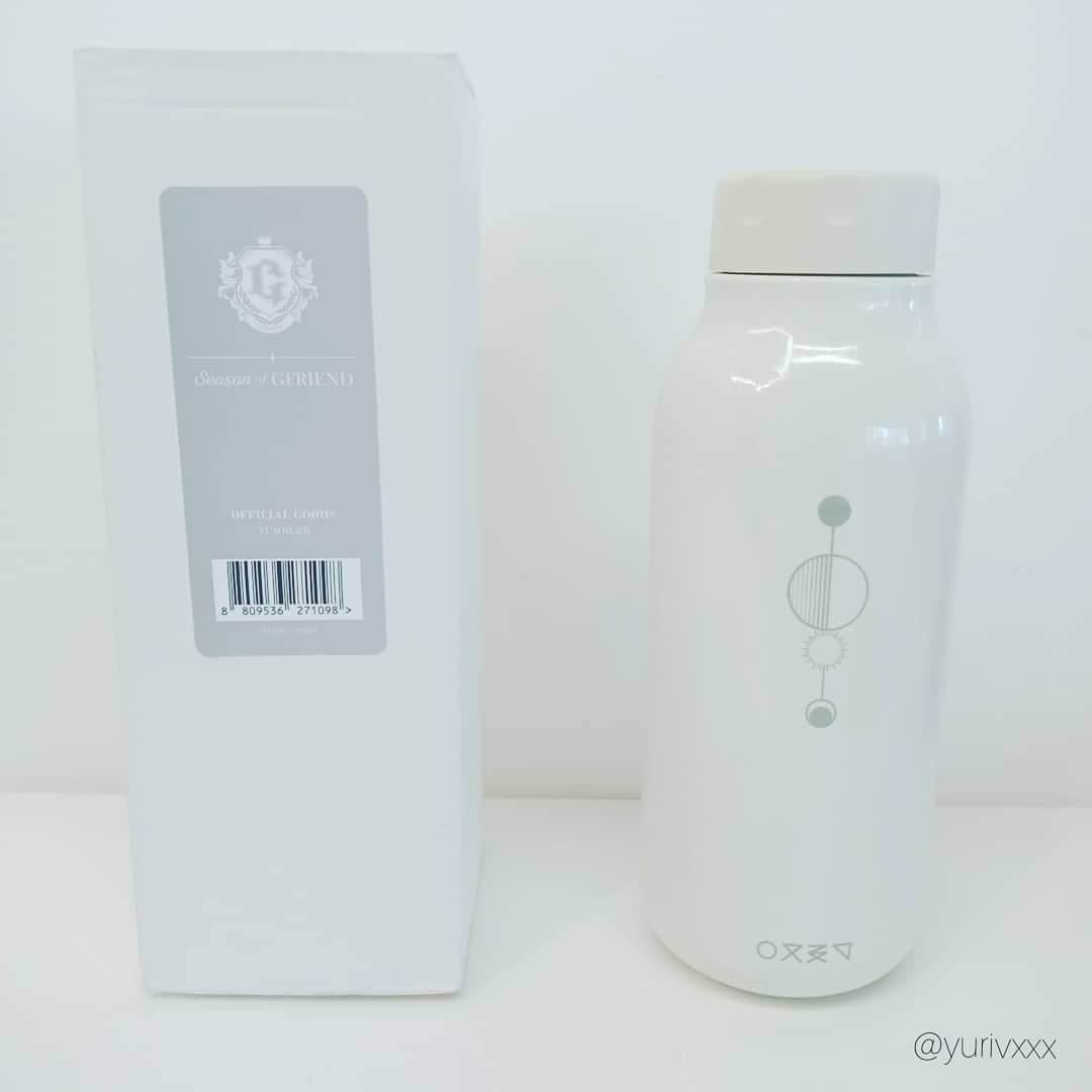 yurivxxx's tweet photo. It's soooo rareee!! I'm sooooo glad i still manage to find one T_T
@GFRDofficial #EncoreTumbler
#SeasonOfGfriend #SOGMerchandise #SOGTumbler #GfriendMerch #gfriendmerchandise #Gfriend #GFriendTumbler #GFriendSOGEncore #EncoreGoods #SOGEncoreGoods https://t.co/VNkB8ioElP