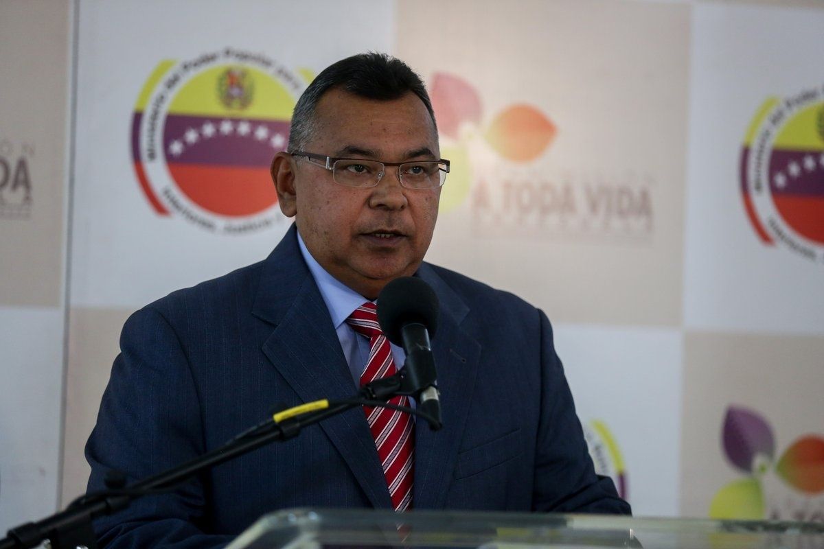 VTVcanal8's tweet photo. #EnDirecto 🔴 | Ministro @NestorReverol: Queremos informar que a las 04:59 hora local se registró un sismo de magnitud 4.9 a 12 kilómetros de Valencia con profundidad de 9.4km https://t.co/cTqb6ecZ4A