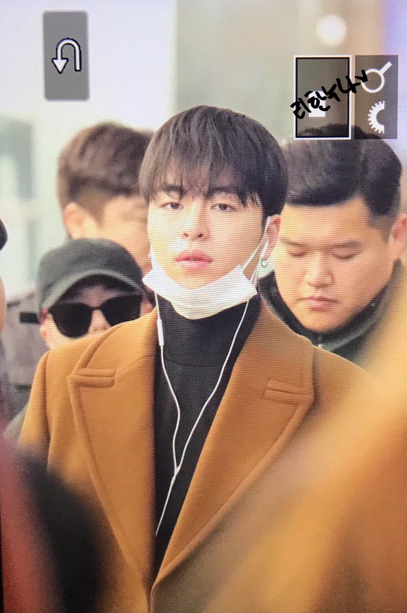 LHaa_0523's tweet photo. 181227 ICN출국 

아름다운 사람일 것 같구나

#iKON #아이콘 #준회 #구준회 
#JUNE #junhoe #ジュネ https://t.co/XnfNJOIkhV