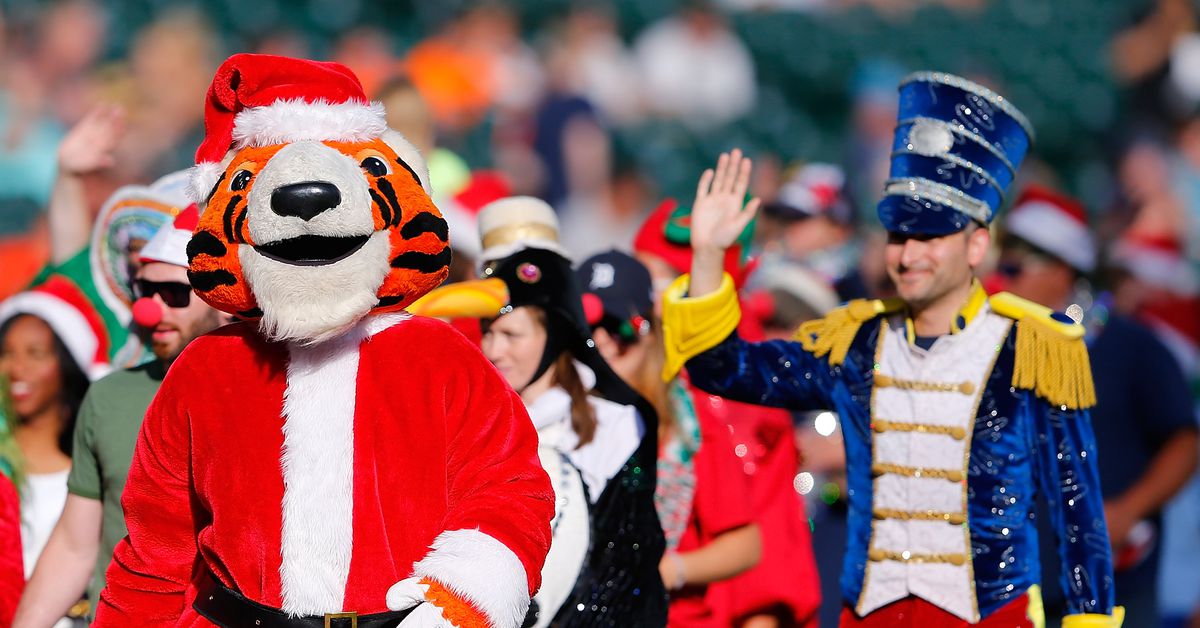 MLB Bullets says “Happy Holidays” bleedcubbieblue.com/2018/12/26/181…