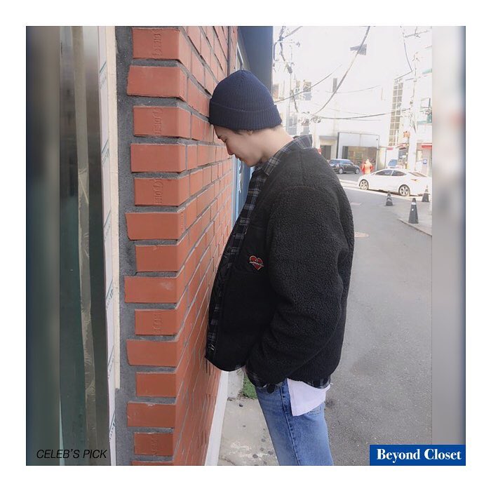 withJSfamily's tweet photo. ซอกมาโปรโมทเสื้อให้แบรนด์ Beyond Closet โชว์แต่เสื้อ หันมามองกล้องหน่อยสิ😆

Repost : @beyondcloset_life NOMANTIC LOGO F-FUR ZIP-UP JUMPER ,
NOMANTIC LOGO OVERSIZE QUALITY CHECK SHIRTS_이종석
.
#beyondcloset #beyondcloset_nomantic #nomantic #비욘드클로젯 #이종석 
#จงซอก https://t.co/ISu26I0nAe