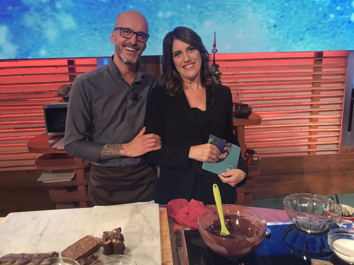 guidocastagna's tweet photo. Oggi saremo a geo&geo con la bella Sveva Sagramola Sveva ed io vi aspettiamo oggi pomeriggio a geo&geo #svevasagramola @#svevasagramola #geo&geo #rai #cioccolato #frombeantobar #giuinott #torrone #lifestyle #photooftheday #giunti https://t.co/fOa0NOUa65