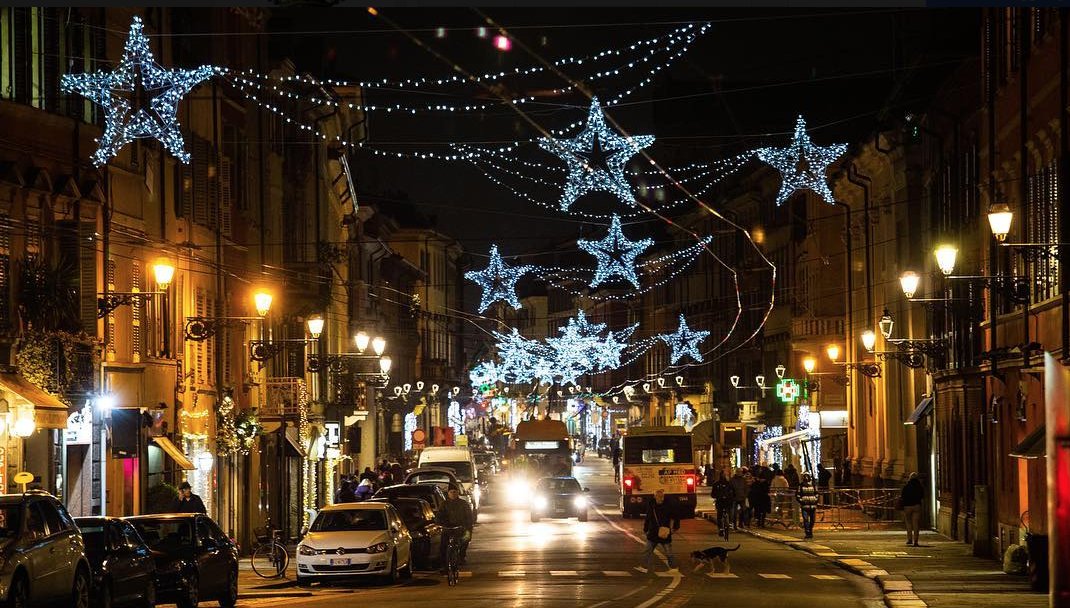 ComuneParma's tweet photo. Le mille luci della città.
Parma, via Repubblica, dicembre2018
#dicembre #nadal #christmas #natale #parma #viarepubblica https://t.co/PF8jnBosa0