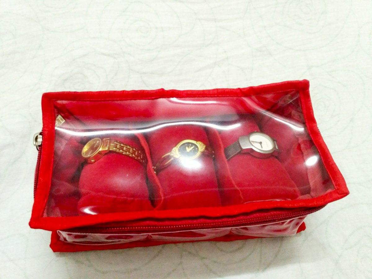 HandicraftsNash's tweet image. Beautiful watch covers to organize all your watches at one place. Comes with cushions which helps in keeping your watches longlasting and safe #watches #WATCH #watchcover #watchorganizers #gifts #giftideas #giftbox