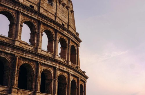 InterRent_PT (@interrent_pt) on Twitter photo Segundo o <a href="/TripAdvisor/">Tripadvisor</a> , estas foram as 10 atrações turísticas mais populares em 2018 - e das 10, 8 estão na #Europa!
Algum destes locais está na vossa lista para visitar em #2019? fal.cn/rPXu #viajar Segundo o <a href="/TripAdvisor/">Tripadvisor</a> , estas foram as 10 atrações turísticas mais populares em 2018 - e das 10, 8 estão na #Europa!
Algum destes locais está na vossa lista para visitar em #2019? fal.cn/rPXu #viajar