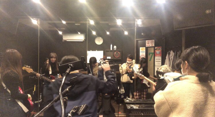 バン連終わり〜

 本番頑張ります🎸