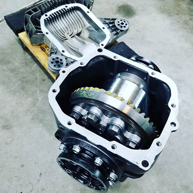 MSpeedWorks's tweet photo. Fresh @diffsonline LSD going in an E46M3.
#MoreheadSpeedWorks #MSWracing #BMW #E46 #M3 #E46M3 #RaceShop #RaceCars #Racing #ClubRacing https://t.co/TQ95kewP5W