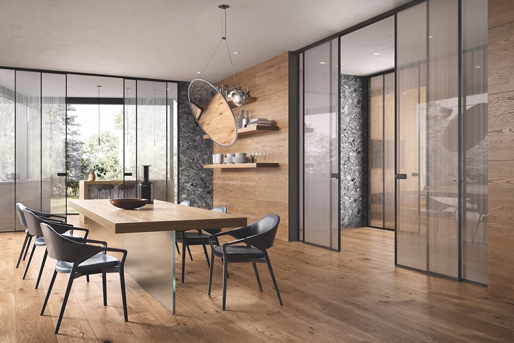 OttimoServizi's tweet photo. PORTE SCORREVOLI in vetro, PARQUET e BOISERIE in legno rovere. Belli, vero? https://t.co/CV0hUnyFWR