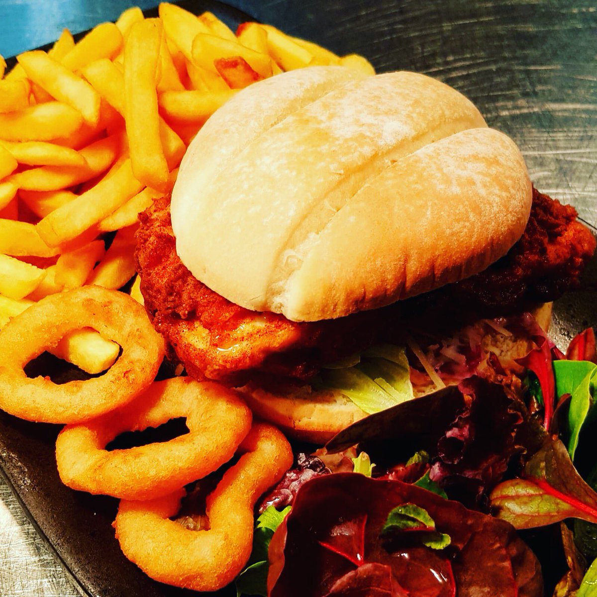 The_Pier_House's tweet photo. Hungry or thirsty we have something for everyone 😋🤤
Book a table now 01237 477777 option 2 or just come along and grab a table in the bar and treat yourself or someone

#visitwestwardho #northdevon #food #drink https://t.co/mtHDrmxI0t