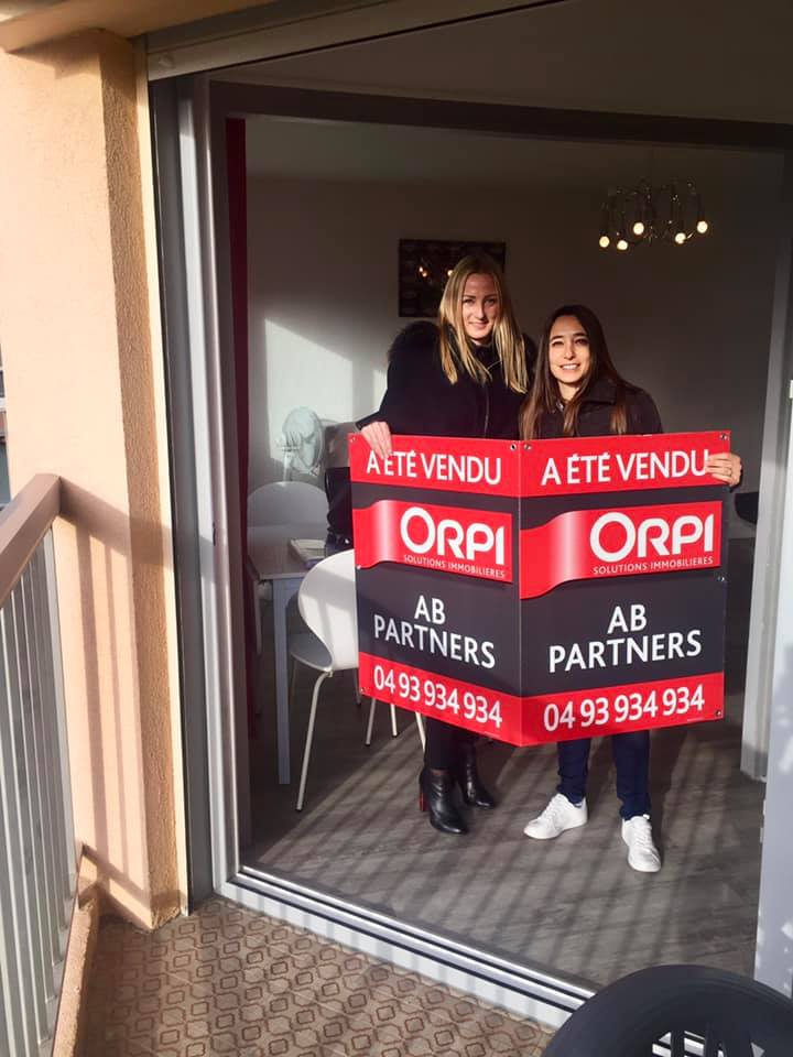 ORPIMandelieu's tweet photo. 👉 Merci à nos clients vendeur et acquéreur pour leur confiance pour l'achat et la vente de cet Appartement 🏡 au Cottage à Mandelieu. Bravo à Maureen Chenesseau et Cindy Musone pour ce projet de vie réalisé. 👍
#venduparORPImandelieu #clientsheureuxORPImandelieu #orpimandelieu https://t.co/3z1cPymohJ