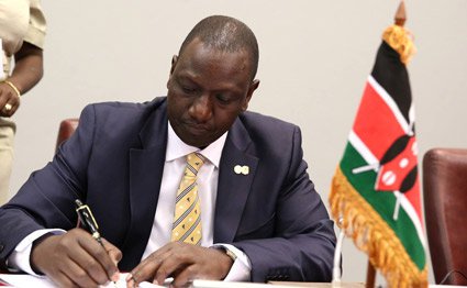 SeniorCitizenKE's tweet photo. Kenyans have a chance to have a president who understands the challenges of the people, the dreams of its citizens... DP William Ruto Has very little to lose if not elected,  but #Kenya will lose big if they are brainwashed into electing another blueband boy for top seat. https://t.co/gB5shksHz5