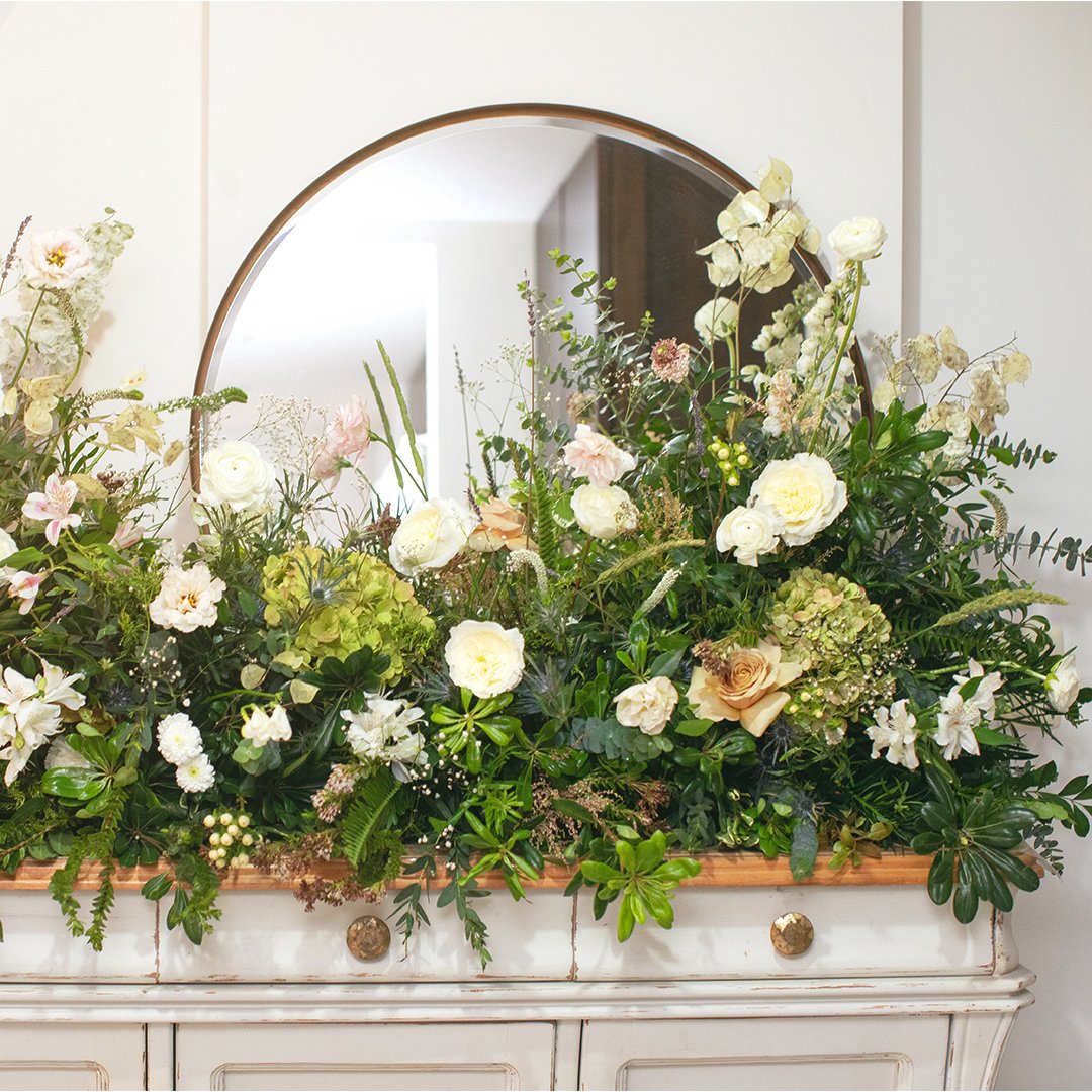 FlowersofCol's tweet photo. Some places have a hidden beauty that flowers help bring out. See how it could happen in your home with our new blog post. Click here: https://t.co/EhVPW0mL5n https://t.co/ywwoCZBsgg