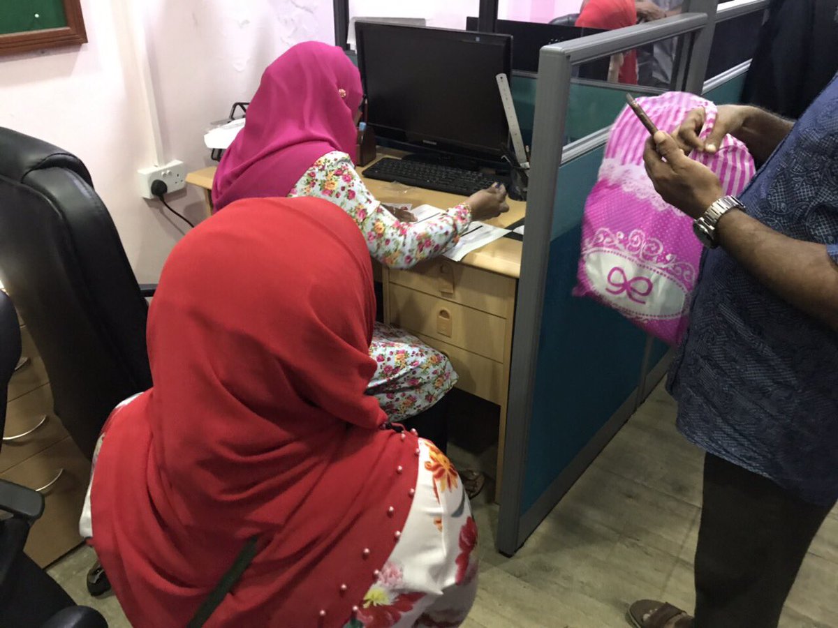 pncfares's tweet photo. ހުއްދަ ލިބުމާއި އެކު ކޮންގްރެސް ޕާރޓީ އަށް ގިނައަދަދަކަށް މެމްބަރުން ފޯރމް ފުރަމުންދާކަން އުފަލާއިއެކު
#congreesparty https://t.co/TFdfHgx5eh