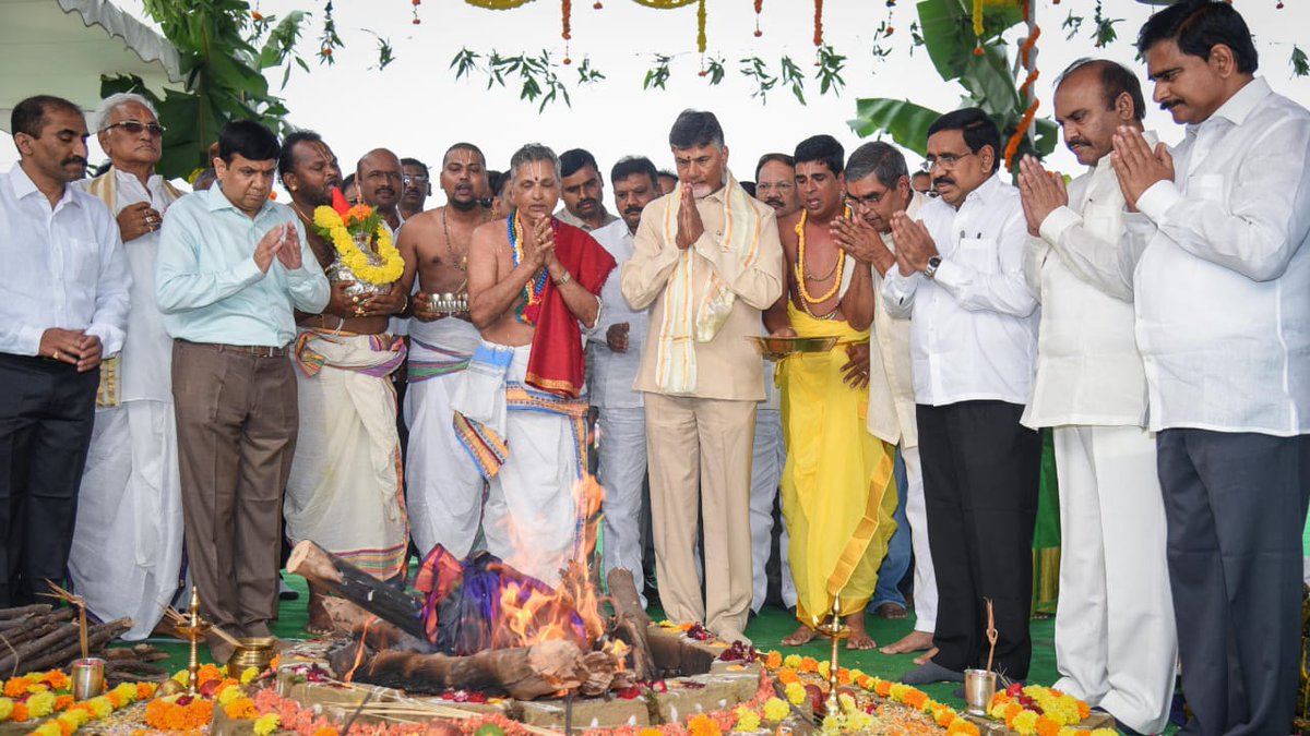raoktm090's tweet photo. ఏకబిగిన మూడున్నర రోజులపాటు ఈ కార్యక్రమం కొనసాగనుంది. సచివాలయ, విభాగాధిపతుల కార్యాలయాలను అయిదు టవర్లుగా నిర్మిస్తున్నారు 
#APSecretariat #secretariat #APwithCBN #BeWithBabu #ISupportCBN #Amaravati #prajarajadhani #APCRDA @APcrda @PrajaRajadhani @ncbn @AndhraPradeshCM @naralokesh https://t.co/GWWf43CuaU
