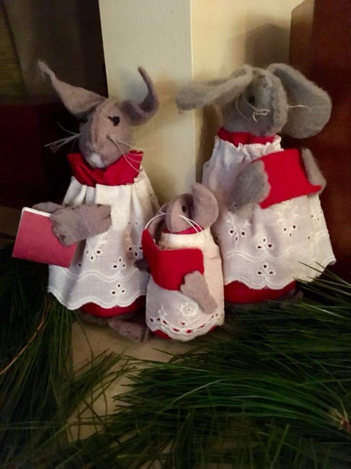 ChoirSchoolNYC's tweet photo. Saint Thomas Choir Bear and Church Mice. Treasures from the Saint Thomas Church Baroque Fair. #tbt https://t.co/SG7M0e6OsV