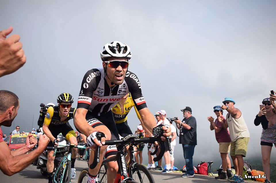 LeGruppetto's tweet photo. Enfin, Tom Dumoulin reçoit le titre de cycliste de l'année 2018 par le vote de notre communauté, il devance Valverde et S.Yates. 2e du Giro et 2e du Tour avec 2 étapes en prime, 4e des mondiaux, la régularité de Dumoulin lui permet de décrocher cette récompense ! #Twittcyclos https://t.co/dbHyvuEcsa