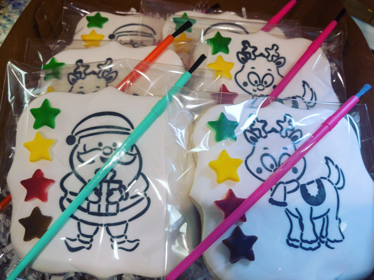 CandySweeTreats's tweet photo. #paintyourowncookies #cookies #sugarcookies https://t.co/zdtdikZnBX