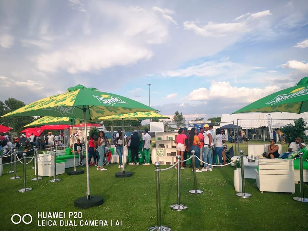 blind_cocktails's tweet photo. Gig guide: 🎪Chicken Bar.
🚛30 December 2018.
Blind Cocktails x Sprite🥒🍸🙌🇿🇦
Are you ready for the Blind Experience 😎
#blindcocktails #DecemberTour #yourtastebudexplosion #spritecucumber #ThursdayThoughts https://t.co/y5dvA2k1fN