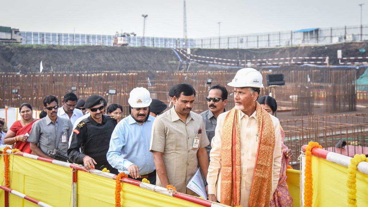 raoktm090's tweet photo. ఒక రకంగా చెప్పాలంటే స్టీలు, కాంక్రీటుతో అత్యంత పటిష్ఠమైన, మందపాటి కాంక్రీట్‌ దిమ్మెను నిర్మించడమే 
#APSecretariat #secretariat #APwithCBN #BeWithBabu #ISupportCBN #Amaravati #prajarajadhani #APCRDA @APcrda @PrajaRajadhani @ncbn @AndhraPradeshCM @naralokesh @JaiTDP https://t.co/qPCFJ7jMOy