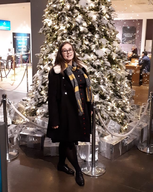 LGarnerActing's tweet photo. #tbt to when I ventured back to the Warner Brothers Studio Tour: The Making of Harry Potter a couple of weeks ago. This was my first proper job after university and it taught  e a lot.

#HarryPotterUniverse #warnerbrothers #interactor #class2016 https://t.co/3xplnlnigx