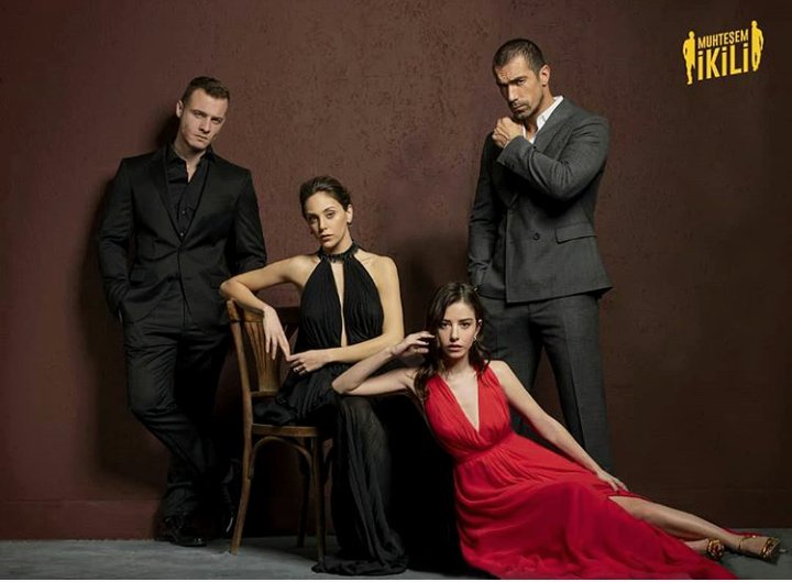 YagmurMHCL's tweet photo. Los amo Familia <3 #Aşkaİnan https://t.co/4AeTDWtYuF