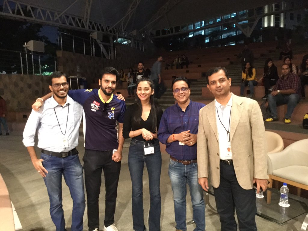 MalviyaRajneesh's tweet photo. Its pleasure to meet badminton stars @BriceLeverdez1, #PrajaktaSawant and @nitinArora from #pune #PBL team @7acespune and off course  #RJ @mirchi_ira. They were at @Infosys campus to play show match and promote #Pune7Aces. Cheers to #Puneri team.. All the best team pune. https://t.co/igmrr4QdwA