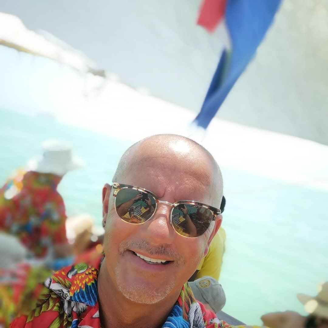 NorfolkLord's tweet photo. What a beautiful country #Kenya is @MalindikenyaNet Sailing on #Christmas on the glorious Indian Ocean Seas to our own temporary island #Manungu was magical. A great #African #Indian #Karoga this afternoon. An amazing curry. In #Watamu on Sat. See you all in the New Year🌞🍾🥂 https://t.co/f3natIfjh0