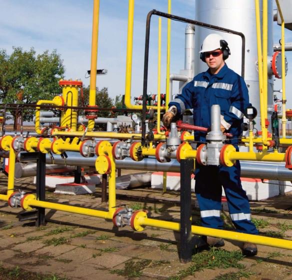 PADCEDnews's tweet photo. Discover how #natgas powers our economy as fuel via heat and electricity π, transportation π, and downstream manufacturing of plastics and chemicals βοΈ: https://t.co/7luYKtwQuy #EnergyinPA https://t.co/ACZ9Mb6EUs
