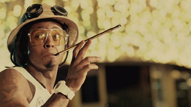 LilWayneHQ's tweet photo. For #FlashbackFriday, watch @LilTunechi's "No Worries" visual featuring @Detail from 2012 - https://t.co/X0LHmM7bKn https://t.co/uCGKIHENXN