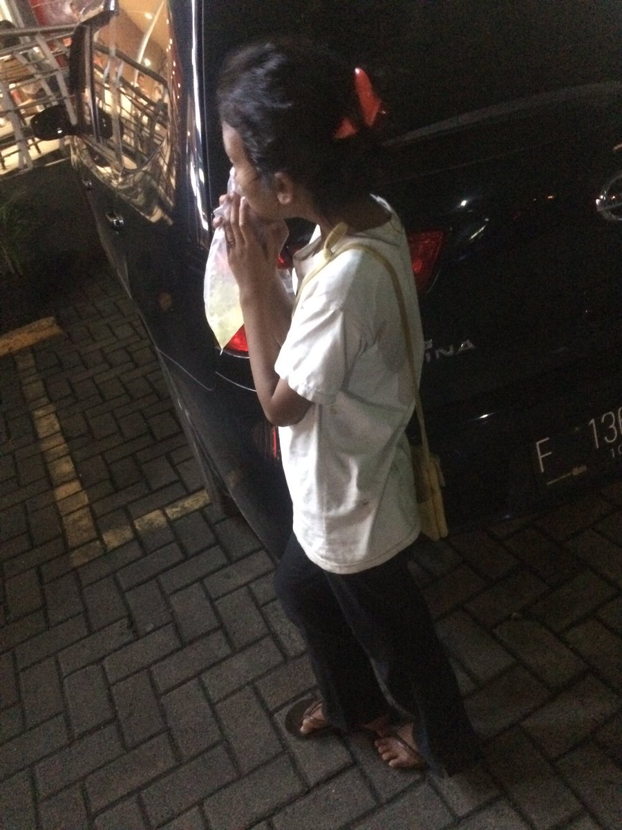 chemonxs's tweet photo. @BimaAryaS  @aspirasi_bogor @dinsosjabar  @dinsos_bogor                  Mohon tindakan dari yg berwenang mereka anak jalan masi punya masa depan , tolong di bina jangan di biarkan https://t.co/c9FpbP4e8y