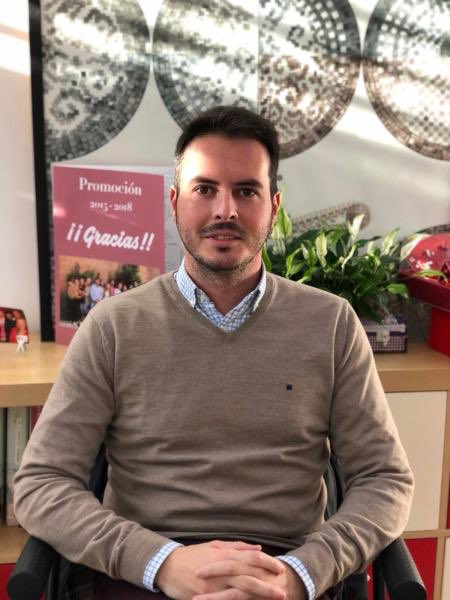 EIPGranada's tweet photo. Hay quienes tienen cosas interesantes que contar pero que no las saben transmitir... hay quienes parecen estar aburridos mientras hablan y provocan desinterés en la audiencia...en este interesante post, @juangutierrezgr incide en la idea de que a la hora 
https://t.co/9X2heouHdM https://t.co/QlT9diilXe