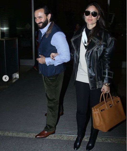 Gossipkigaliyan's tweet photo. #saifalikhan and #kareenakapoorkhan with #Taimur at London for New year celebrations 😍😍
Follow @Gossipkigaliyan for more bollywood gossip
.
.
.
.
.
#bollywood #gkgmedia #gkg #dailygossip #gossip #gossipkigalliyan #saif #taimuralikhan #kareenakapoor #kareena #taimurkhanpataudi https://t.co/WyRc7cP9pA