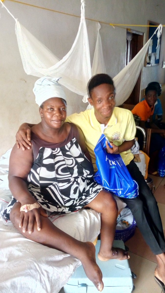 SJOGSociety's tweet photo. Sefwi Bekwai Parish of @SJOGSociety  embarked on an unannounced visit to children, maternity &amp; women wards of Peace and Grace Hospital, Sefwi Bekwai on Boxing Day yuletide. @SJOGMHealth #stjohnofgod #CatholicChurch #praying #follo4follo @MPKwarteng_ #wiawsodiocese https://t.co/g4Y3yp1gto
