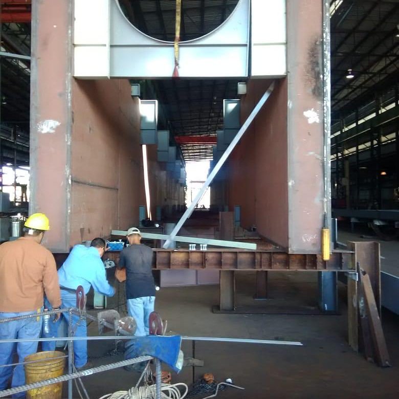 caasdrd's tweet photo. @amontasoficial anuncia que ya está casi lista la estructura metálica del puente que se construye sobre el río La Isabela donde serán colocadas las tuberías de los colectores que  transportarán las aguas residuales de más de 37 sectores del DN y del municipio SDN. https://t.co/lcoMlxSDXI