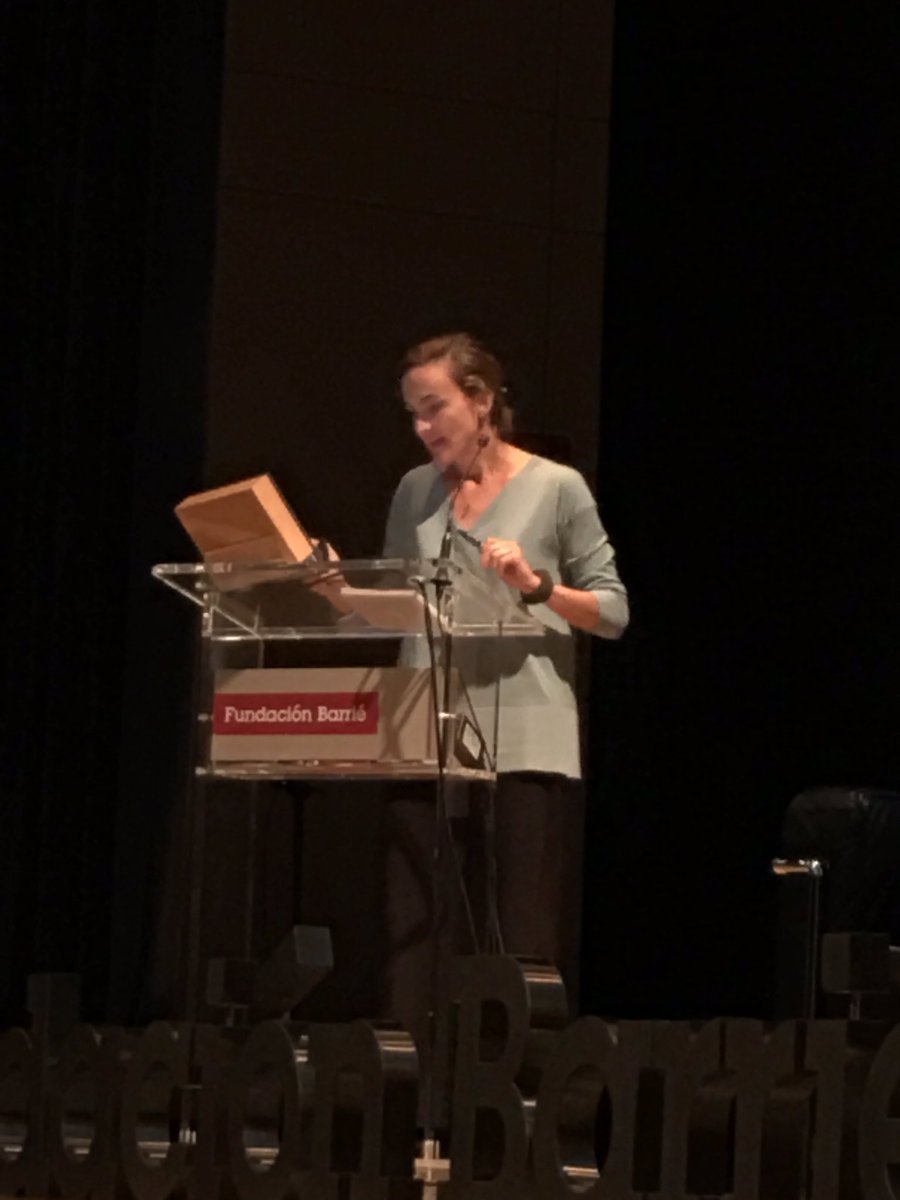 BarrieBecarios's tweet photo. La socióloga y profesora universitaria Matilde Massó nos aporta datos que reflejan la situación actual de la paridad de género en política, empresa o administración pública, en la mesa debate de esta jornada de navidad de @BarrieBecarios https://t.co/onLURBodQw