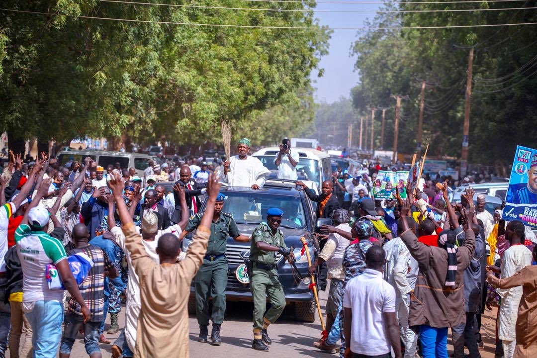 KBStGovt's tweet photo. Governor Atiku Bagudu of Kebbi State flaged off @APCNigeria 2019 campaign in Argungu yesterday, 26/12/18. Commissions projects. #maternityunit #studenthostels #nextlevel https://t.co/9Uj5WWFPjC