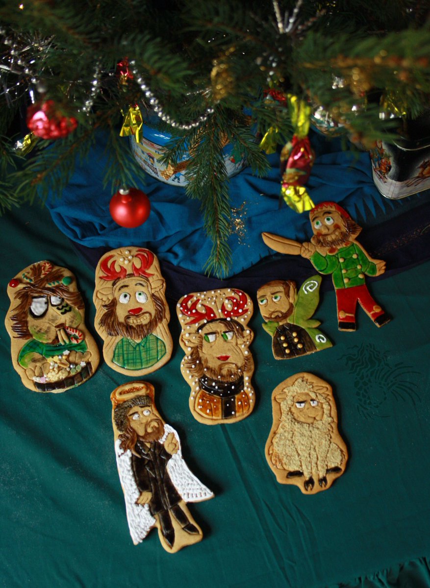 livu_is_livu's tweet photo. Hope everyone had the most wonderful time the last few days &amp; that it'll last!💚
Delayed finish.. but I think that'll be our newest Christmas tradition 😍 no more Christmas without #Avitoons ginger(honey)bread for this #avitooniac 😋 @ender_party101 we just love your creatures🤗 https://t.co/BXfB9tNKI2
