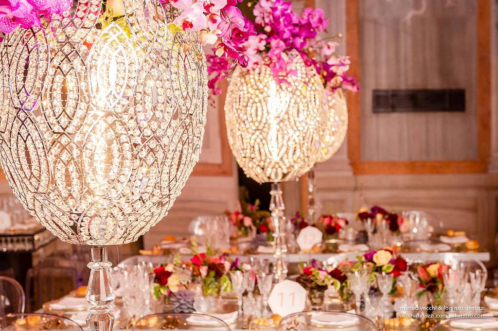 VGnewtrend's tweet photo. Our Arabesque Egg #lamps #lighting up  #ItalianWeddingAwards 2018 Gala Dinner at Hotel Monaco &amp; Grand Canal in #Venice, Italy.

#weddingphotography #weddingplanning #weddingplanner #luxurywedding #lightingdesign #madeinitaly #LuxuryHotel #luxurylifestyle #interiordesign #design https://t.co/pP6HW2Ssq9