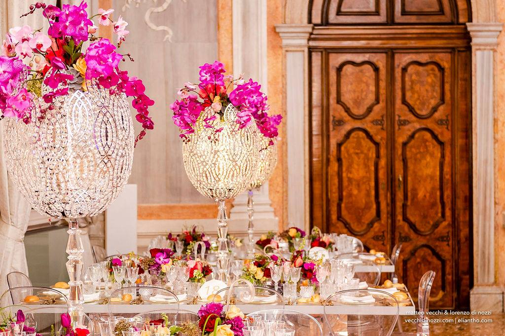 Our Arabesque Egg #lamps #lighting up  #ItalianWeddingAwards 2018 Gala Dinner at Hotel Monaco &amp; Grand Canal in #Venice, Italy.

#weddingphotography #weddingplanning #weddingplanner #luxurywedding #lightingdesign #madeinitaly #LuxuryHotel #luxurylifestyle #interiordesign #design