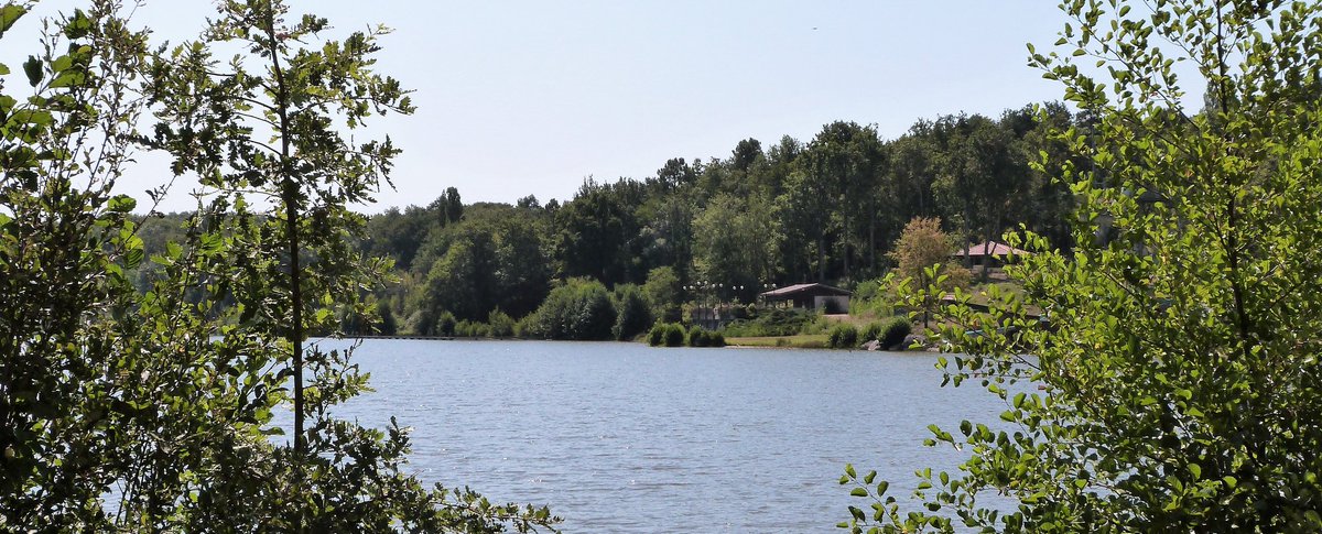 TheFranceShow's tweet photo. Set around the picturesque Lac de Castelgaillard near Duras in South West France, find your dream French holiday retreat with our #ExhibitorOfTheWeek @CastelgaillardR!π‘π
Visit the team at #TheFranceShow stand P221, January 25-27 at @olympia_london > https://t.co/CjVOMice03 https://t.co/uUjPo0msk0