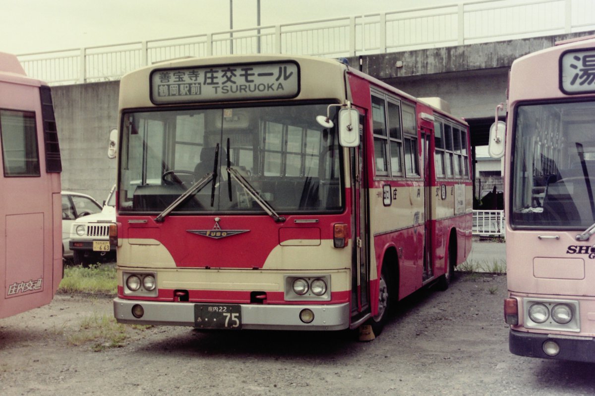 旧塗装で残っていたMK。 庄内交通といえばこの色だったのですが…。 今