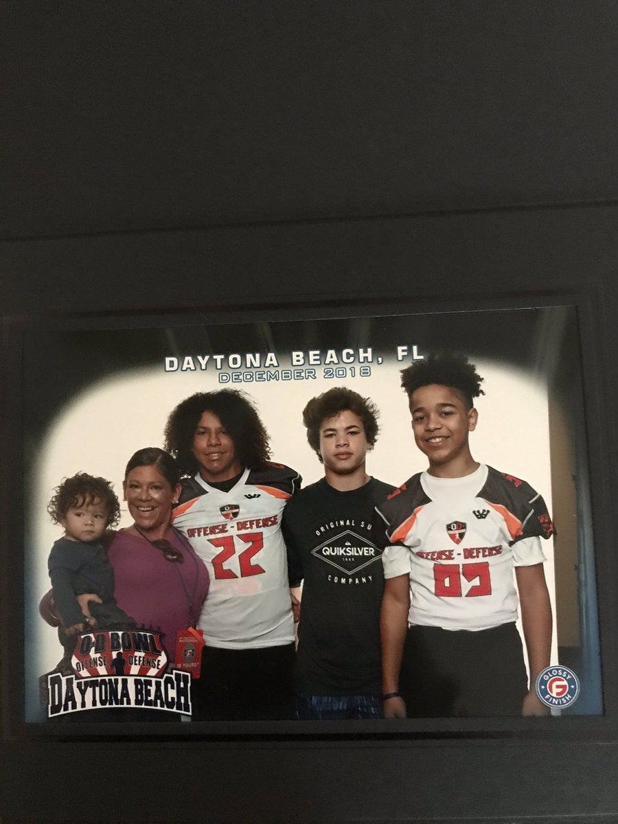 BabyknB's tweet photo. First practice today #USC1 #TjBrown #TTooRaw #odbowl #daytona #classof2022 #GlorytoGOD #TOUCHDOWNBROWN #ODAllAmerican #OD4Life #odfball #UNDERTHERADAR #GametimeHighlights #WORKHARDPLAYHARDER 💪🏾🙏🏼🏈 https://t.co/wuVQz6OT9G
