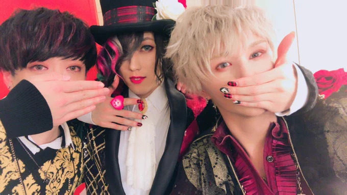 ロイスキャ名古屋公演part2おつやけど

ぱーんぱぱぱ

大阪もよろしくやで 