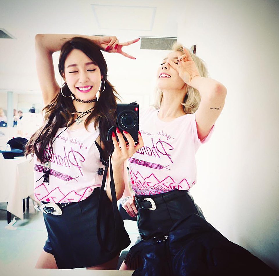 twice_309's tweet photo. 🥀04line   S♡NE
 
김 태연 *  황 미영 *  taeny

雑食垢ですがよろしくお願いします ☺︎

#SNSD  #TaeNy 
#ソシ好きな方全員と繋がりたいですソシが好きな方でRTかフォローしてくれたら100ぱーフォローしに飛んで行きますそして今繋がってるフォロワさんもRTで拡散していただけると嬉しいです https://t.co/zqhFSpFJhc