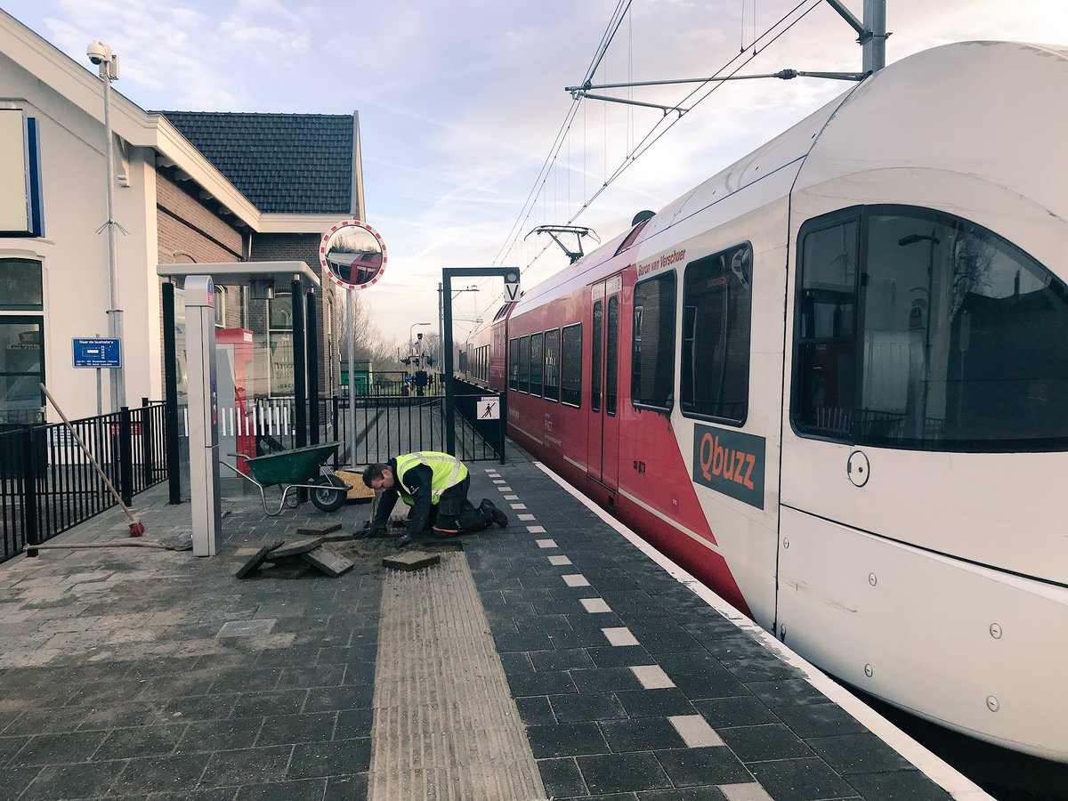 Vandaag is station Arkel officieel heropend door scheidend wethouder Jan de Groot van de Gemeente Giessenlanden. Het was zijn allerlaatste formele activiteit. Ik was er als woordvoerder <a href="/merwedelinge/">MLL</a> om de hectiek in goede banen te leiden...
