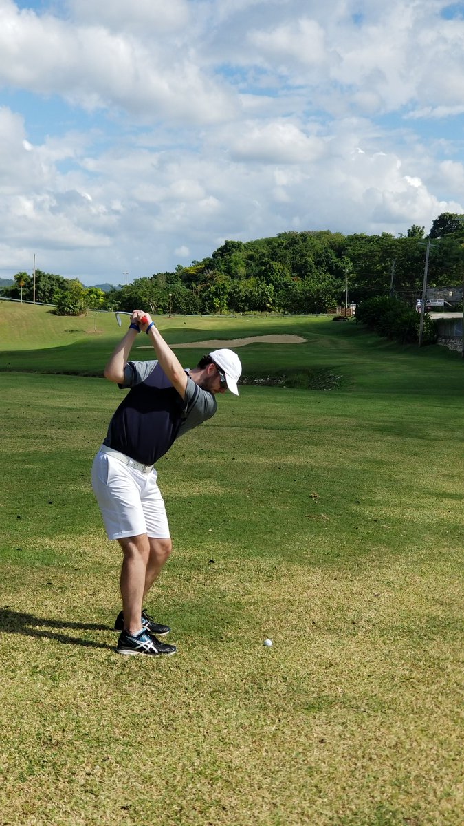 CoachDFinn's tweet image. great day of golf with these two.  Negril Hills golf club,  fun hitting my new #titlest ts3 driver
