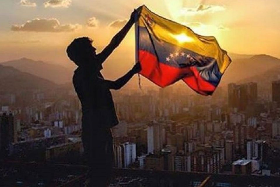 DiarioTalCual's tweet photo. "Mi propósito como venezolano en éste año 2019: ayudar a recuperar a Venezuela". Lea más de nuestro columnista Ángel Rafael Lombardi Boscán @LOMBARDIBOSCAN #Opinión https://t.co/qOie7riCth https://t.co/R3411pTau4