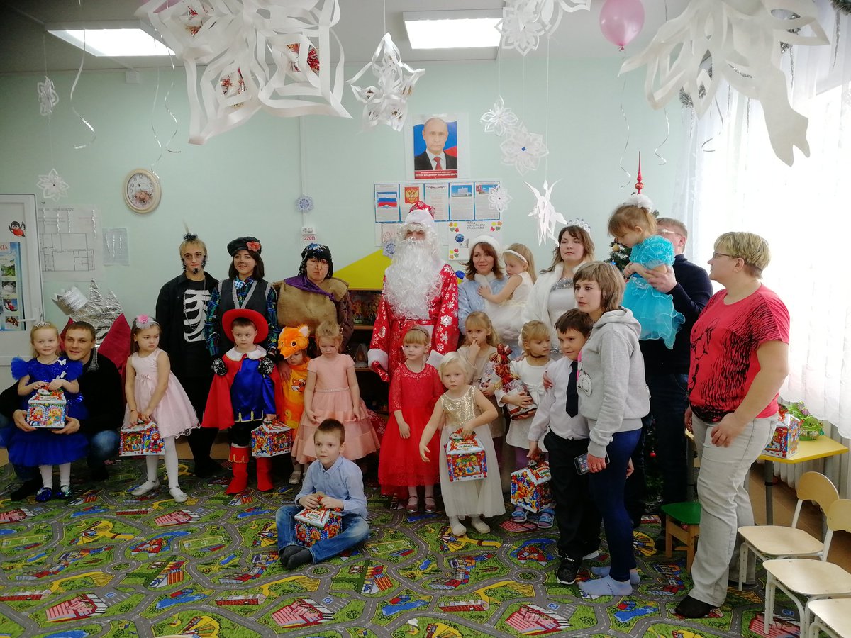Лесная банда и Кощей задумали лихое!
Украсть хотели праздник!
Но Зимушка и детвора им подарили капельку добра
И стал наш мир ещё прекрасней! С Наступающим Новым годом!