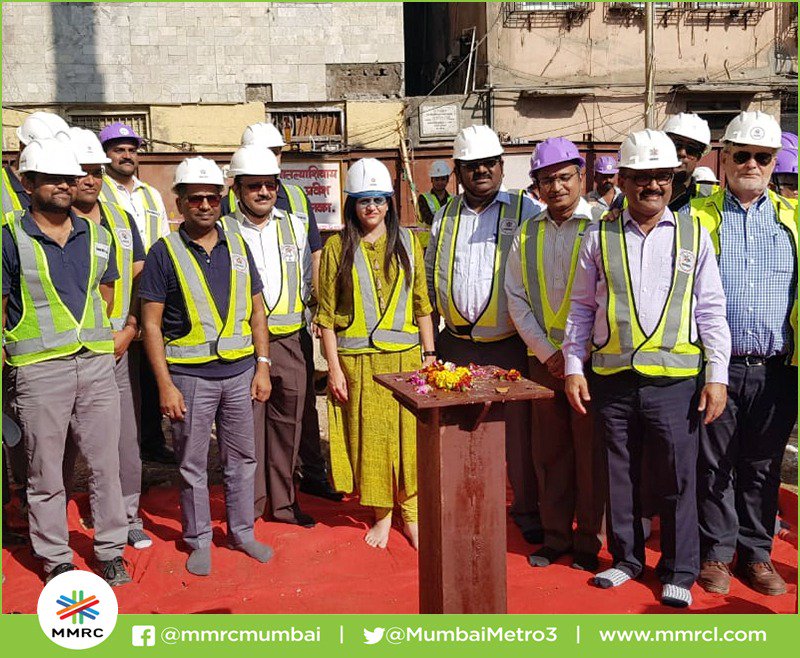 MumbaiMetro3's tweet photo. MMRC begins piling &amp; commences work in Kalbadevi area today in presence of @AshwiniBhide MD MMRC, @SubodhGupta_  Dir Projects, @aa_bhatt Dir, Systems &amp;  @RamanaR4 ED planning and local people's representatives.MMRC thanks local citizens for their continuous support. https://t.co/qH7LwqeayL