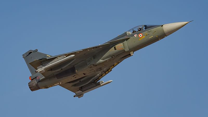 VinodDX9's tweet photo. #TejasUpdate
Production of Tejas Mk-I in IOC configuration is under progress, out of 20 IOC jets, nine have been delivered. This will be followed by production of 20 aircrafts in FOC configuration. Delivery of all these aircraft is likely to be completed by 2022. https://t.co/LdrhZlpd2G